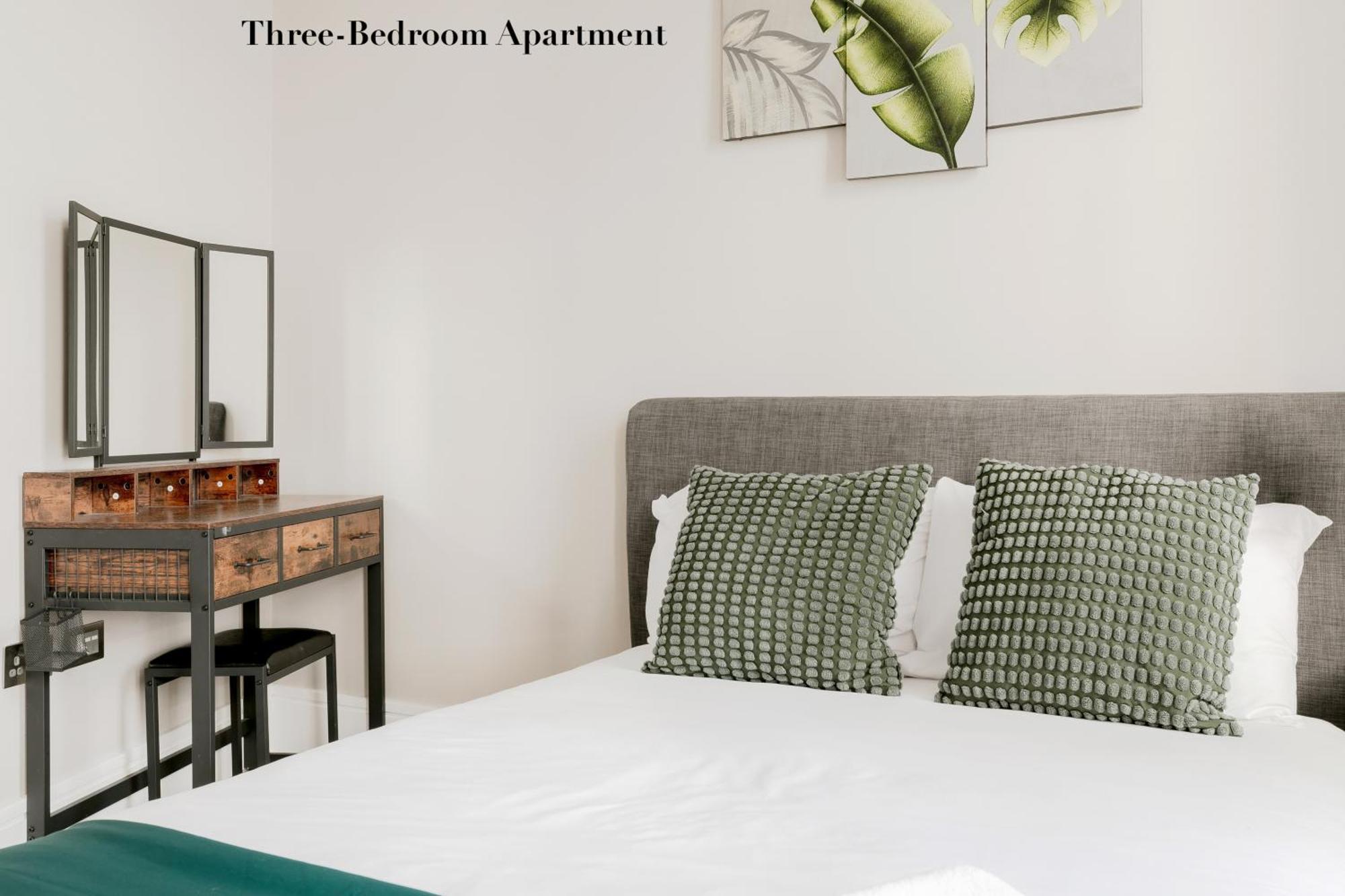 Superb Apartments Opposite Edgware Road Station London Room photo