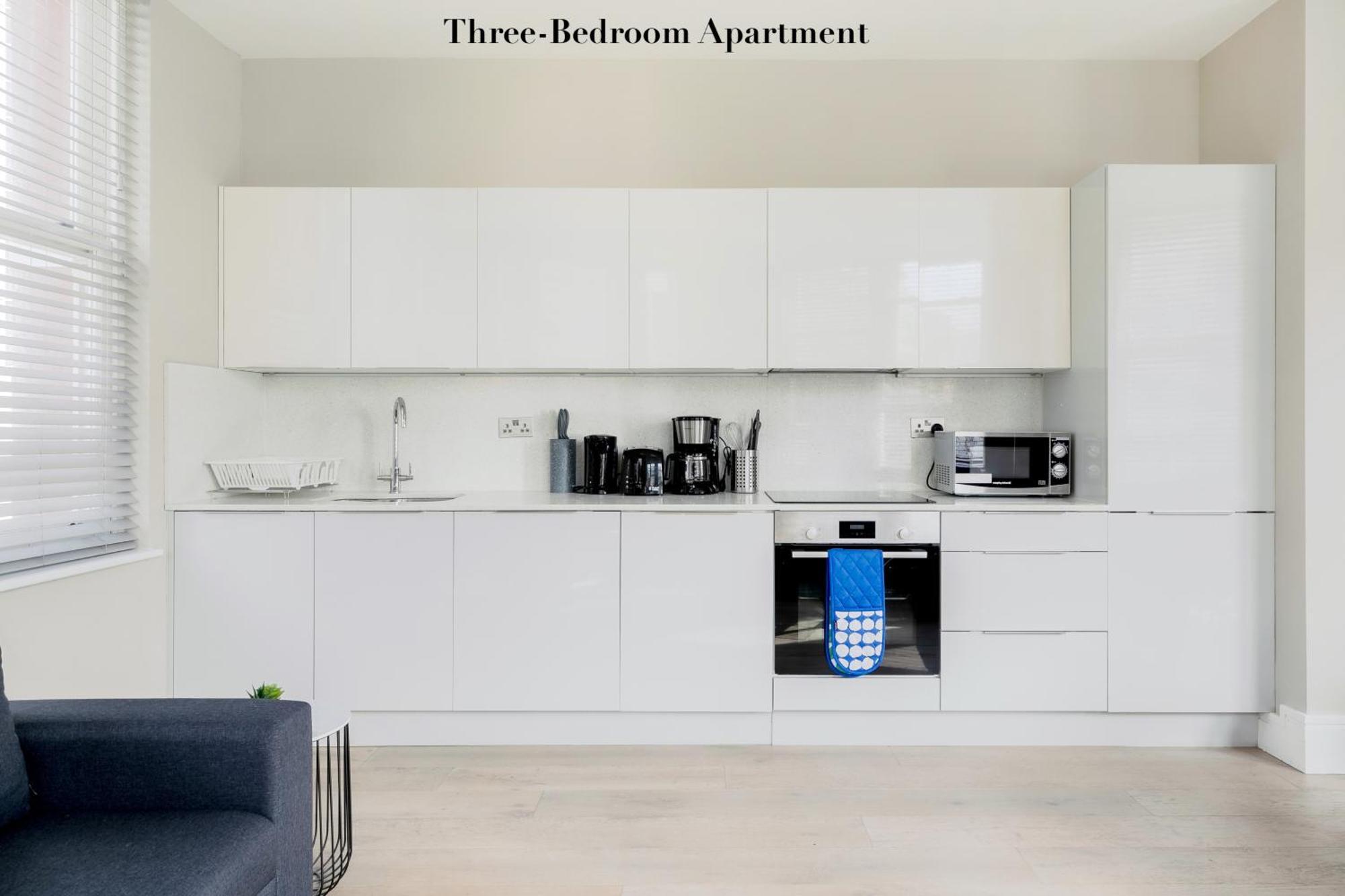 Superb Apartments Opposite Edgware Road Station London Room photo
