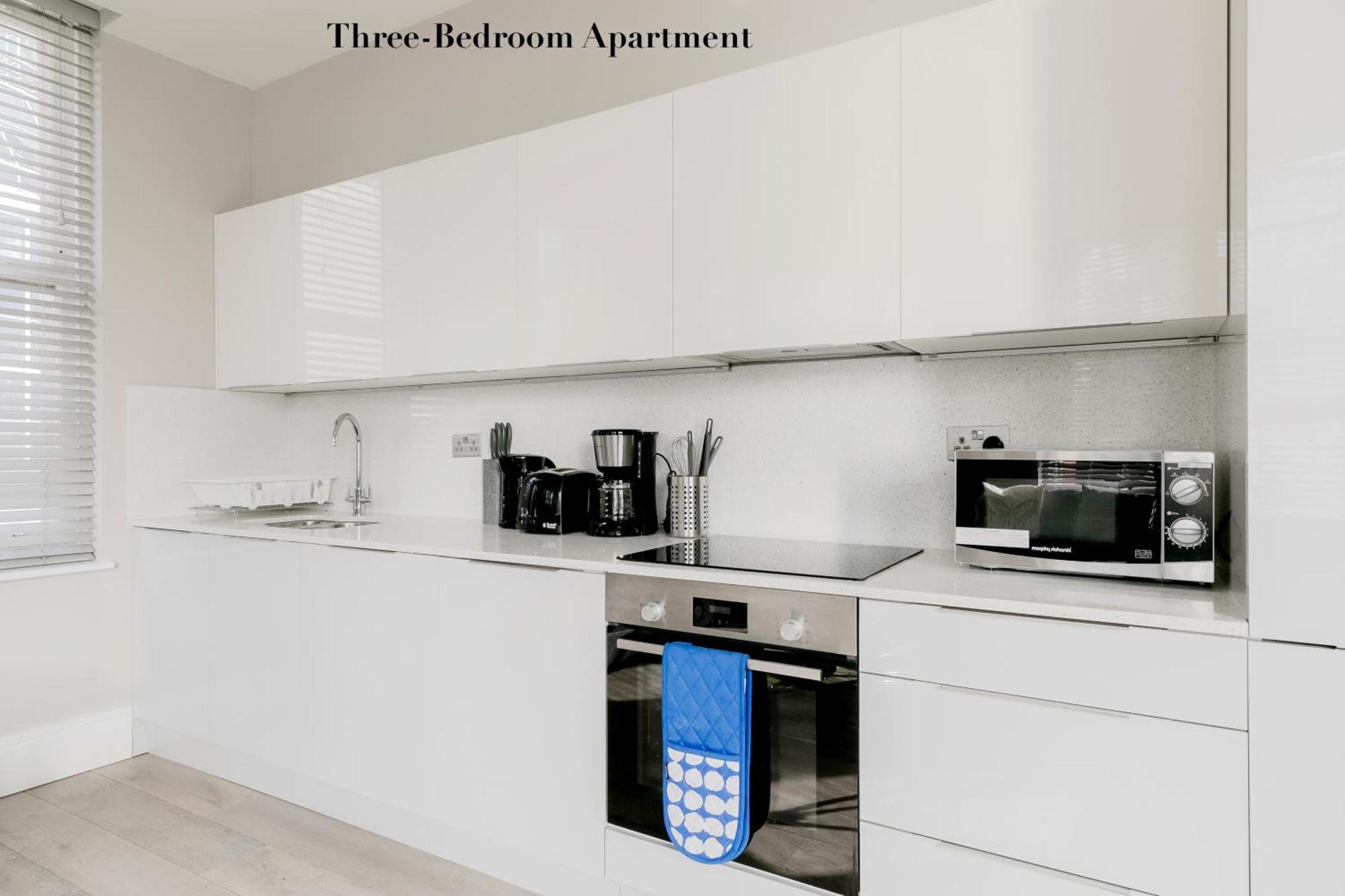 Superb Apartments Opposite Edgware Road Station London Room photo