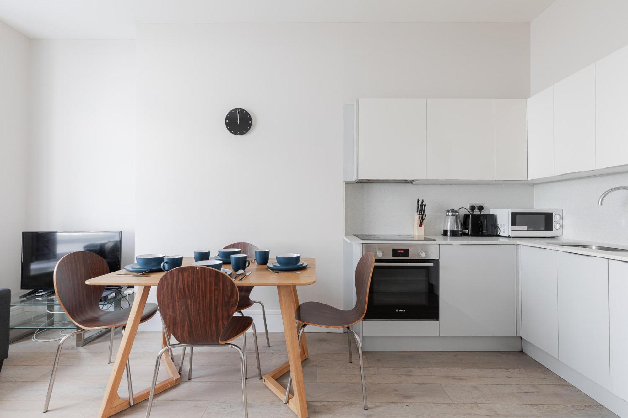 Superb Apartments Opposite Edgware Road Station London Room photo